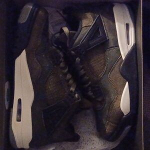 Air Jordan 4 Retro SE Craft